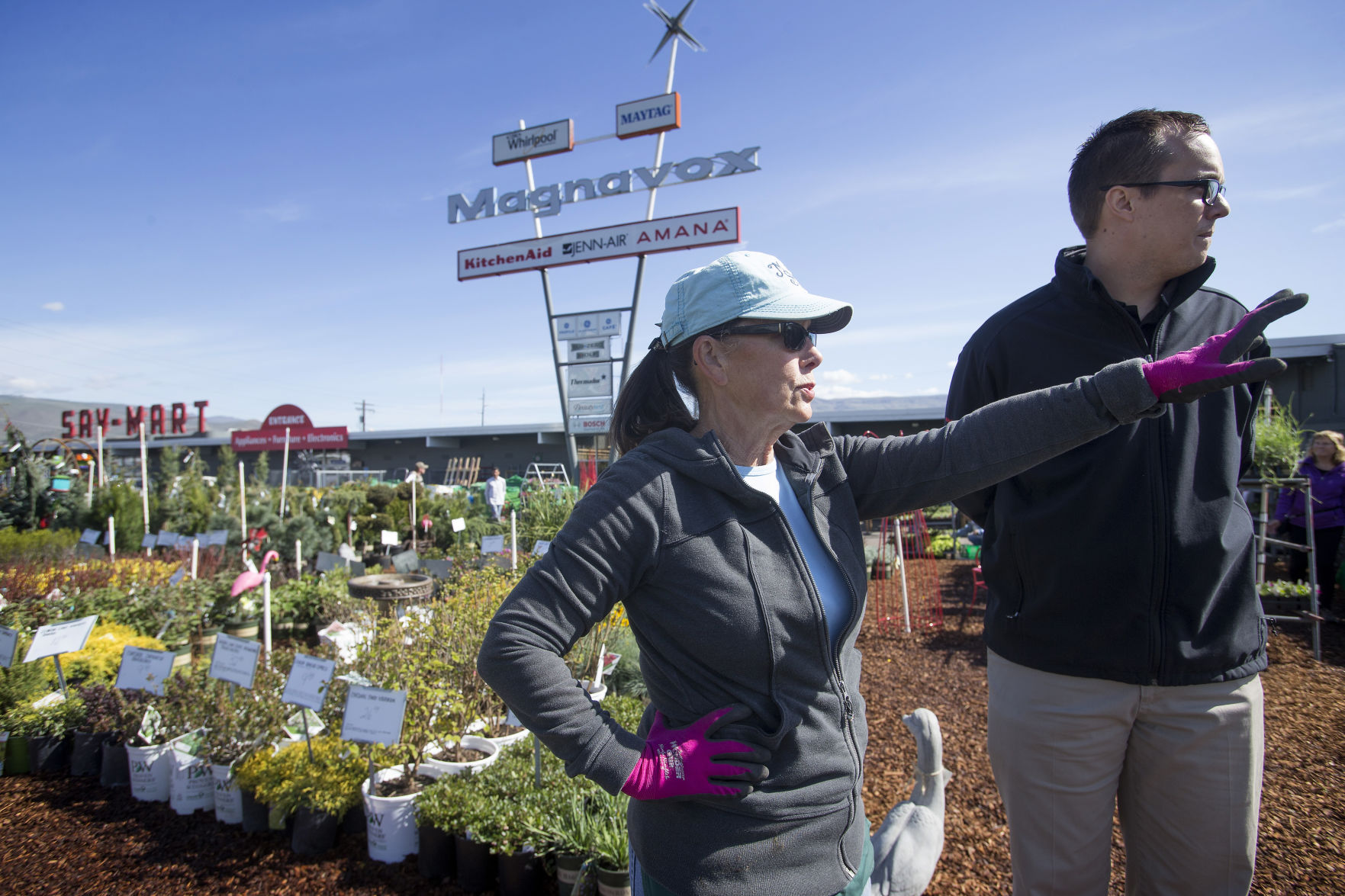 04162019BZWSavMartGardenCenter06JPG.JPG
